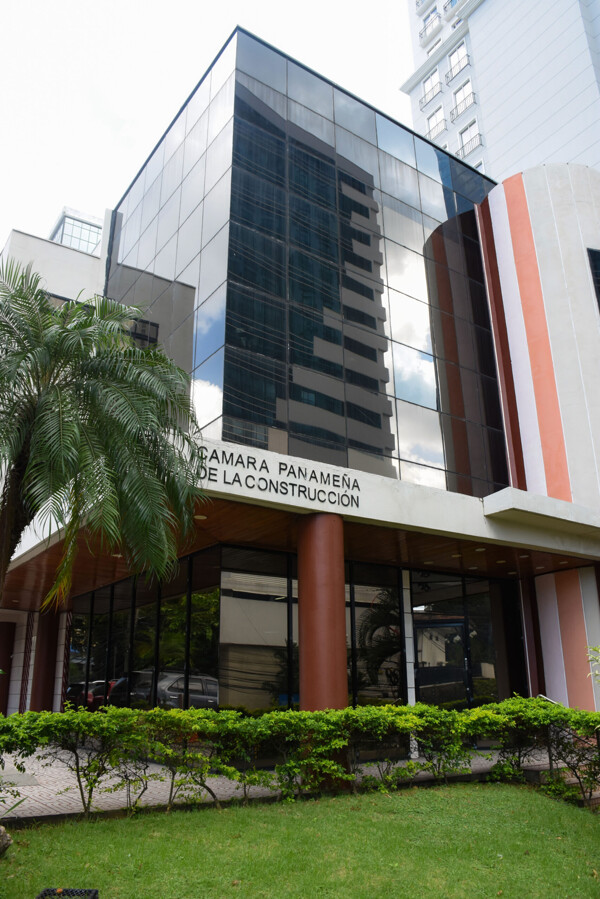 Capac Calls for Construction Workers' Commitment