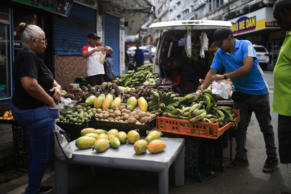 巴拿马消费者信心上升，但对经济仍持谨慎态度