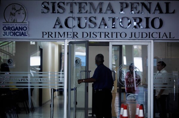 César Caicedo, named as leader: judge approves his apprehension and charges him with conspiracy