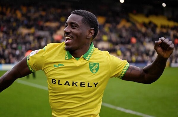 Panamanian footballer 'Coto' Córdoba impresses in Championship match