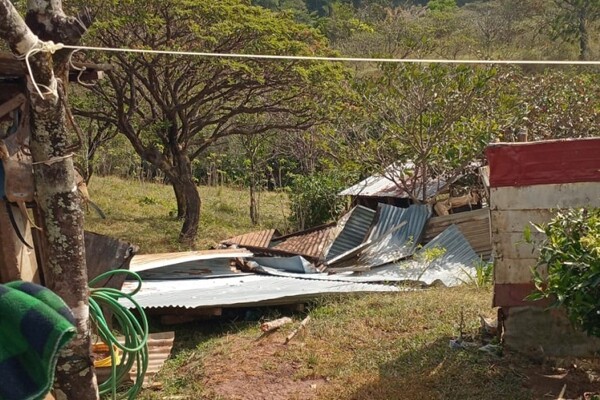 Several families left homeless by strong winds in Panama