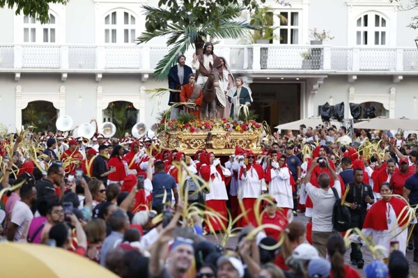 Tradición de Visitar las Siete Iglesias en Panamá
