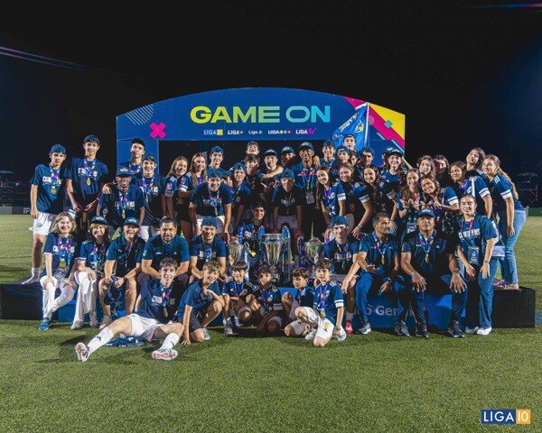 巴拿马学校足球锦标赛开幕