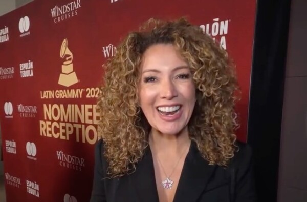 Панамская певица Эрика Эндер поделилась воспоминаниями о вечере в честь Рафаэля на Latin Grammy