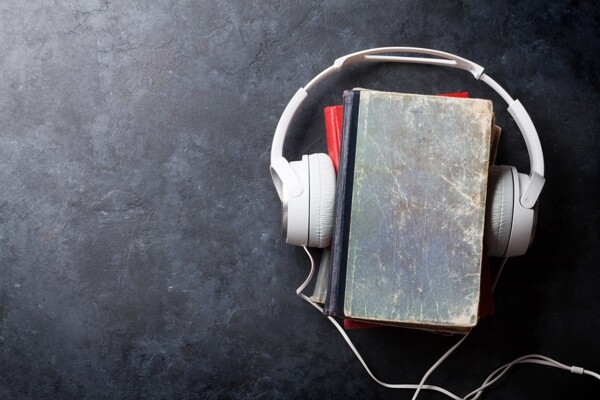 Top Audiobooks to Enjoy During Your Commute or Trip