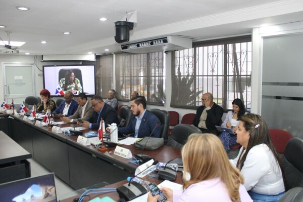 巴拿马立法委员会分析社会保障改革