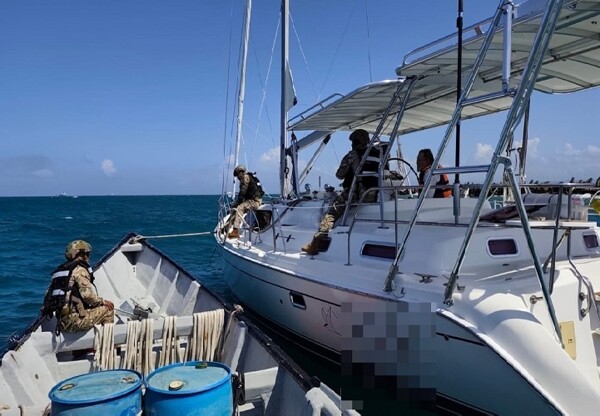 移民局引渡43名哥伦比亚人