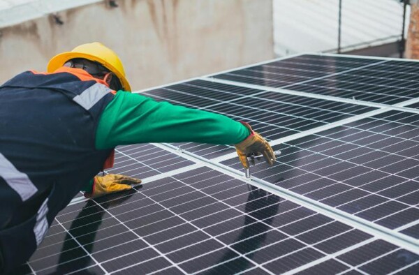 Panama Launches Solar Panel Project for Low-Income Families