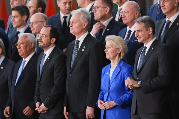 Líderes de la UE insturan a tomar medidas urgentes para reducir los precios de la energía