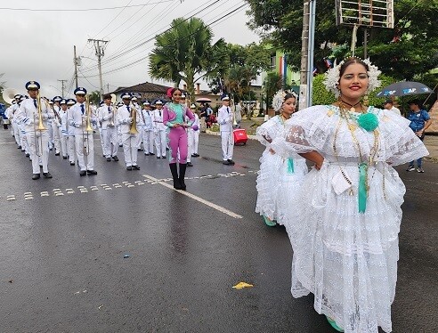 La Chorrera celebrates its independence with a proud parade