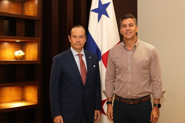 President of Paraguay Arrives in Panama