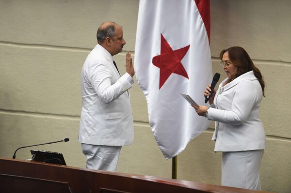 Political Stalemate in Panama's Parliament Over Regulations Dispute