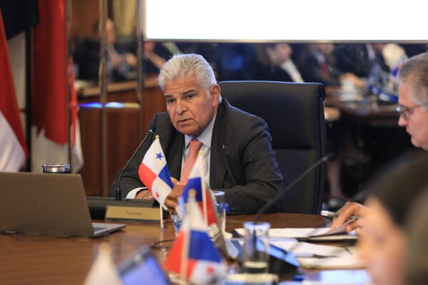 Panama's Health Ministry Signs Contract for Hospital Waste Management