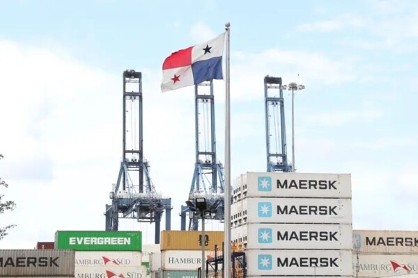 美国支持巴拿马港口转移决定