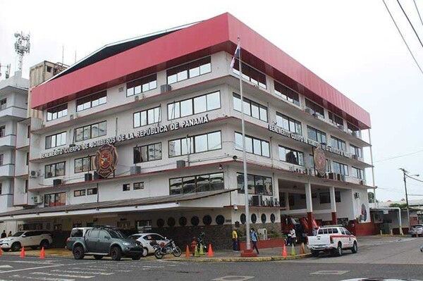 Panamanian Firefighters Call for Increased Home Safety for Christmas