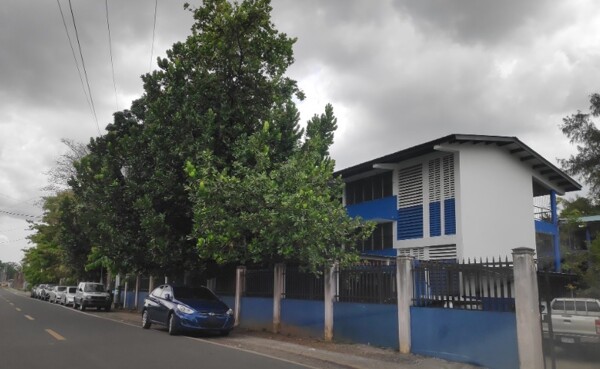 Vandalism at Panama School Delays New Academic Year Preparations