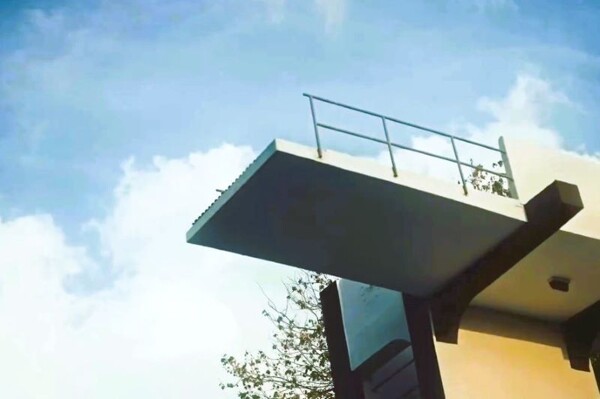 Olympic Swimmer Macarena Ceballos Visits Panama for South American Games Preparation