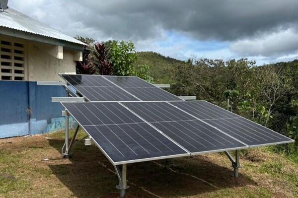 AES Panamá boosts rural education with solar panels