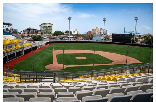 Colón Province Reopens Its New Baseball Stadium