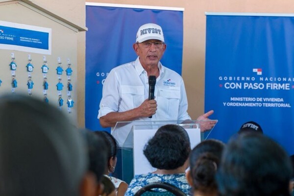 Ministerio de Panamá anuncia entrega de 2,500 viviendas a familias de bajos ingresos