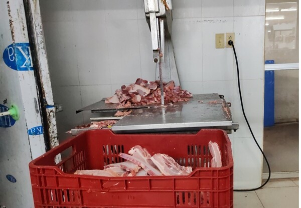 Two Butcher Shops Monitored for Selling Meat of Dubious Origin