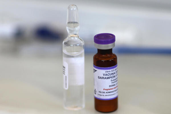 佛罗里达州麻疹爆发：当局追踪大学病例