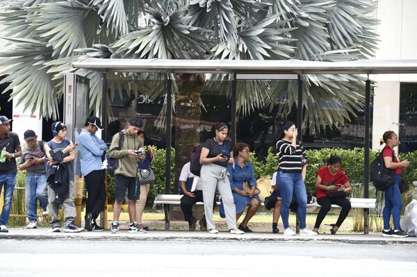 巴拿马经济危机：失业和非正式经济威胁社会平衡