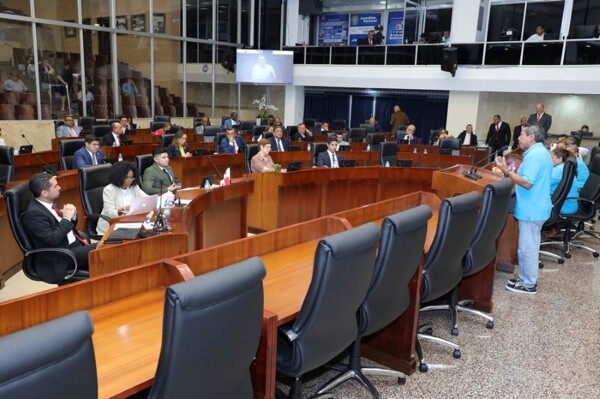 Panama's Legislative Agenda: Bills on Trade, Education, and Security