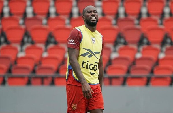 Waterman signs for Universidad de Concepción