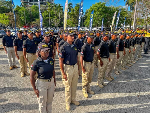 国家移民局部署 989 个单位参与“圣周”行动