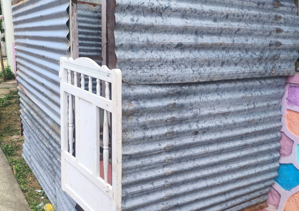 Las Tablas: Improvised Bathroom Closed Following Citizen Complaint