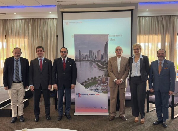 APEDE открывает исторический торговый маршрут между Панамой и Южной Африкой