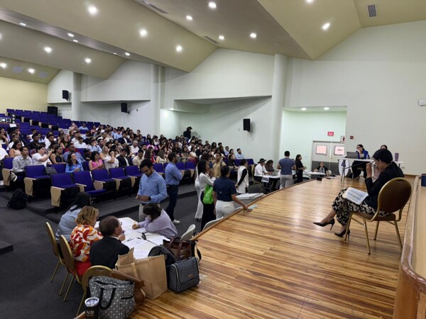 Panama's Ministry of Health Awards 396 Medical Internships