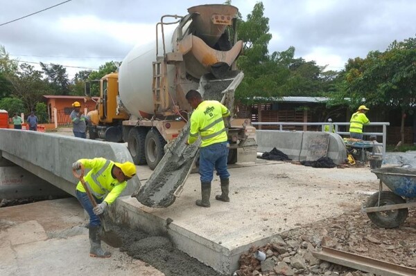 Construction of La Pesita Bridge in La Chorrera Enters Renovation Stage