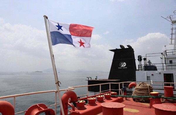 中国扣押巴拿马船只指控加剧全球贸易紧张