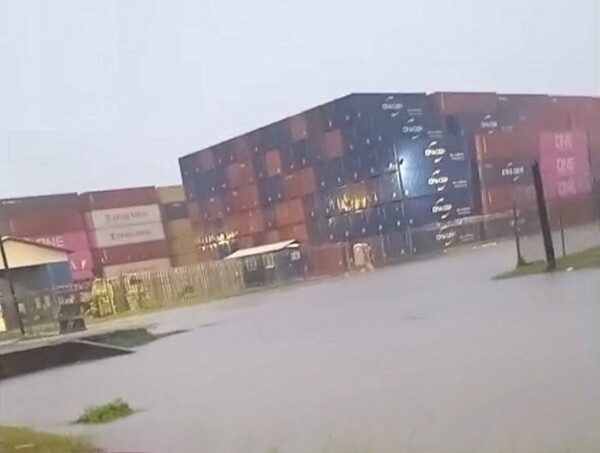 科隆紧急情况：暴雨导致道路被淹和房屋受损