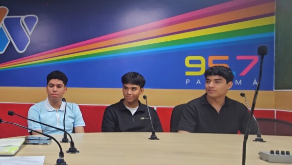 Young Panamanians Drive Robotics Project to Train New Generations