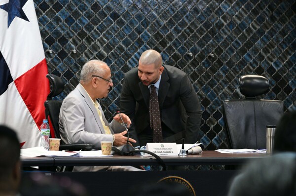 巴拿马监察员选举程序受质疑