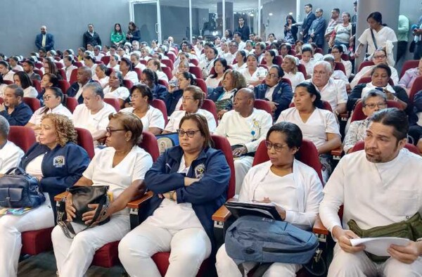 Controversy in Panama's National Assembly over surgical instrument bill