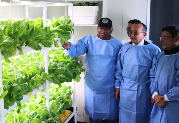 巴拿马大学通过受控环境生产实验室加强农业培训