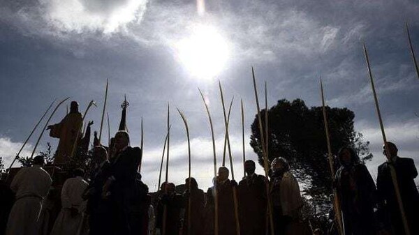 巴拿马的十字架：仪式与现实