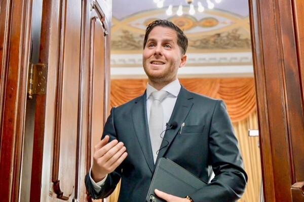 Investigation Launched Against Mayor Mizrachi