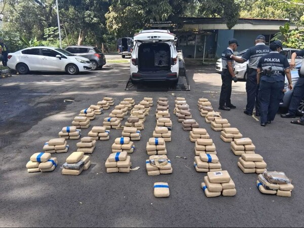 Car Crash on Panama’s Centennial Bridge Ends in Drug Seizure