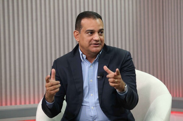 Former Panamanian Minister Resigns from Party Over Lack of Authentic Renewal