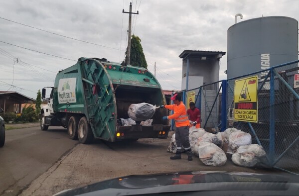 Штрафы наложены на компанию за невыполнение услуг по сбору отходов в Ла-Чоррере