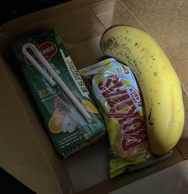 Стыд угощения на параде в Токумене