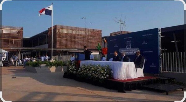 Parents Protest $40 Fee for Christmas Party at School