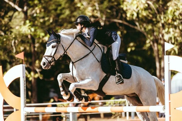 Beatriz Pacanins Orillac: The Young Promise of Panamanian Show Jumping