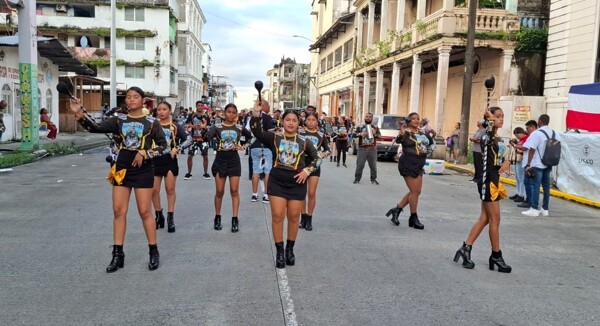 Colón closes the Homeland Month with a grand parade