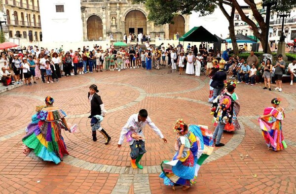 Success of the Pedestrian Zone in Panama's Old Town